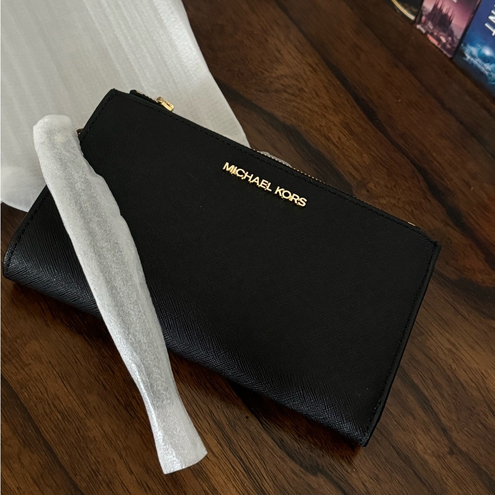 Michael Kors Jet Set large wristlet wallet phone holder